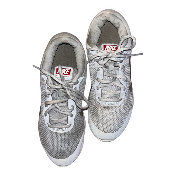 Women’s Nike Air Max Advantage in Pure Platinum - Picture 7 of 11